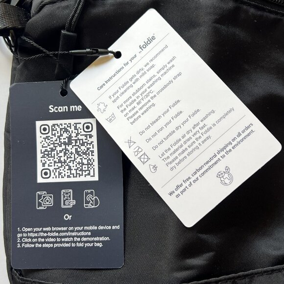 THE FOLDIE Travel Tote Bag Black NEW Original Package & Tag EXPANDABLE 40L Nylon - Picture 15 of 16